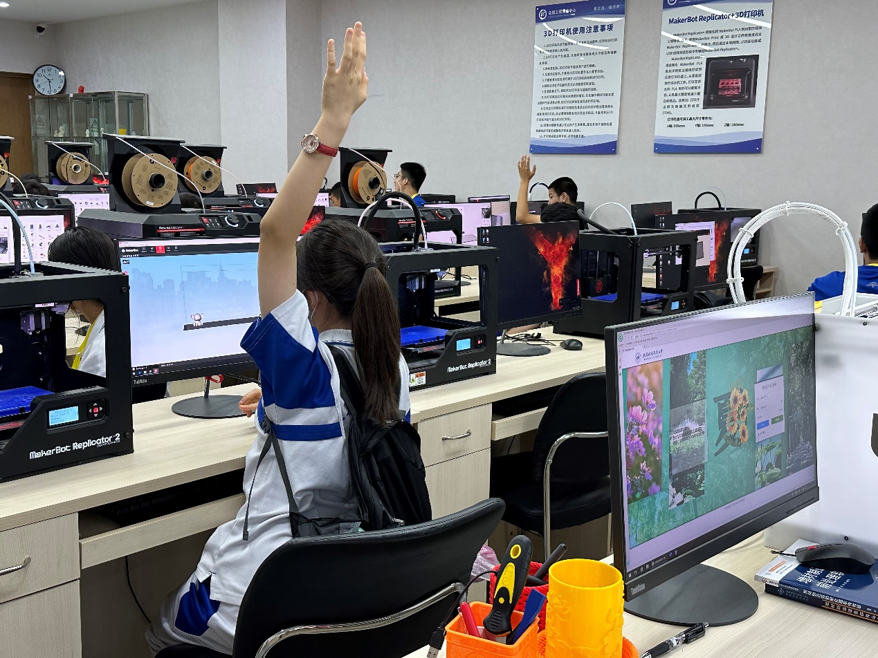 365英国上市公司