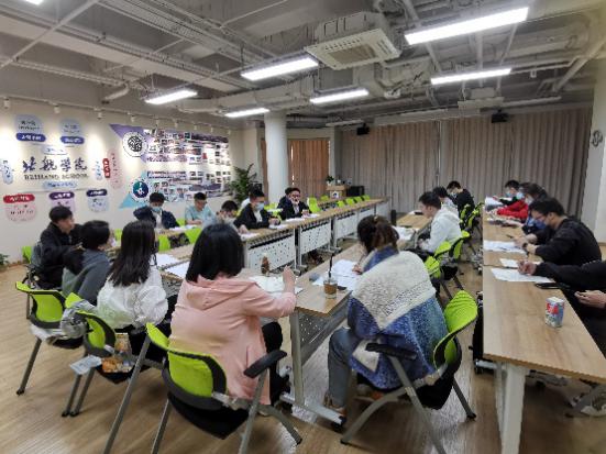 365英国上市公司