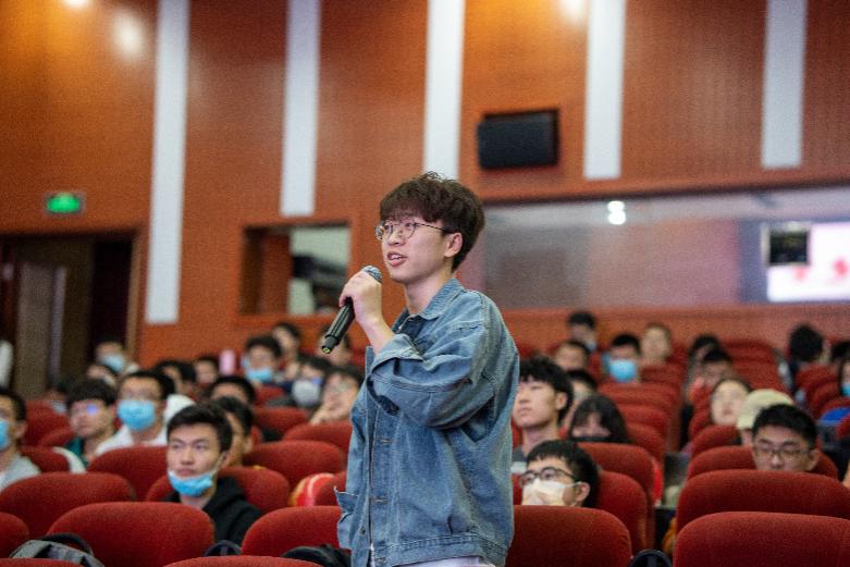 365英国上市公司