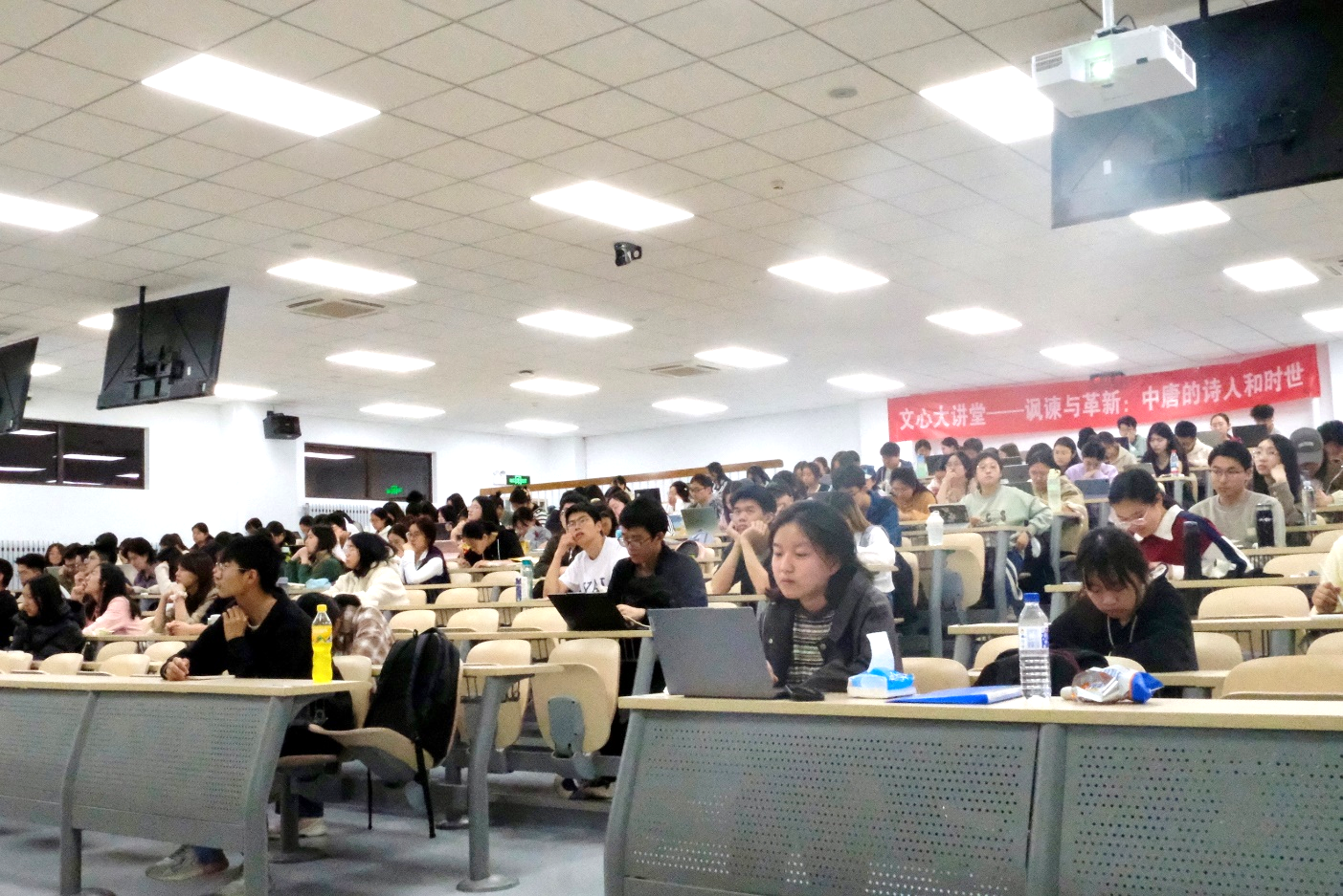 365英国上市公司