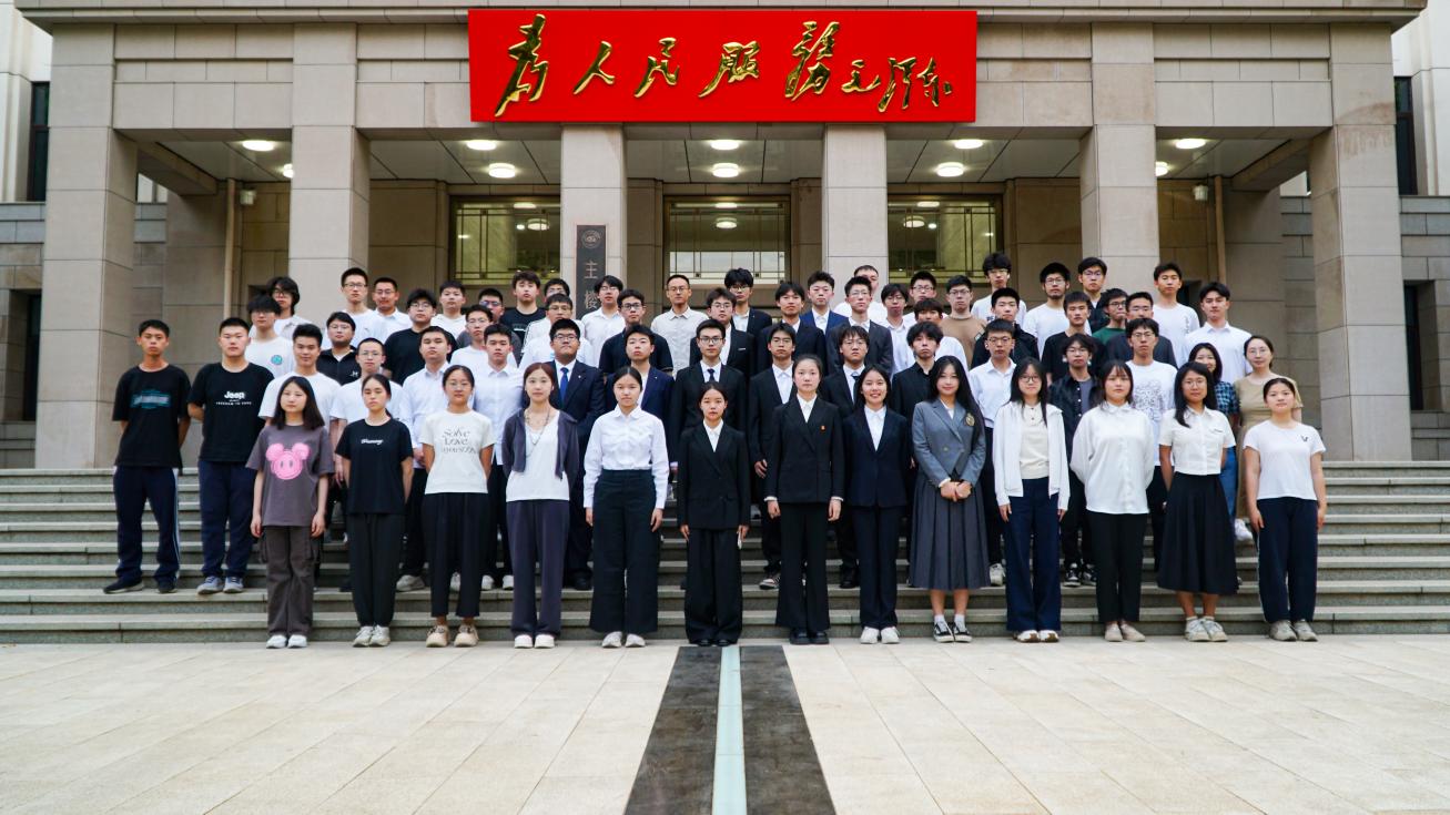 365英国上市公司