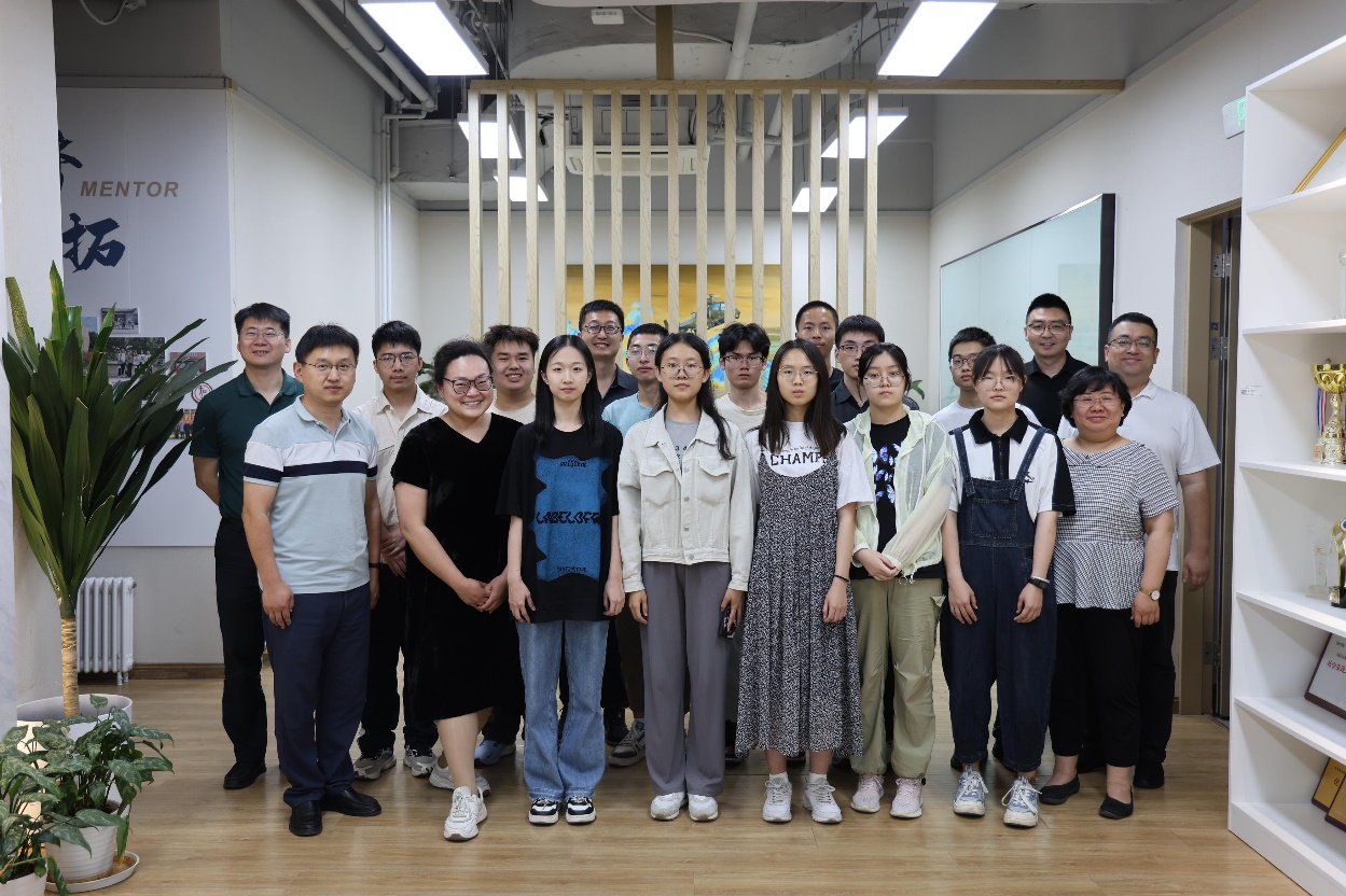 365英国上市公司