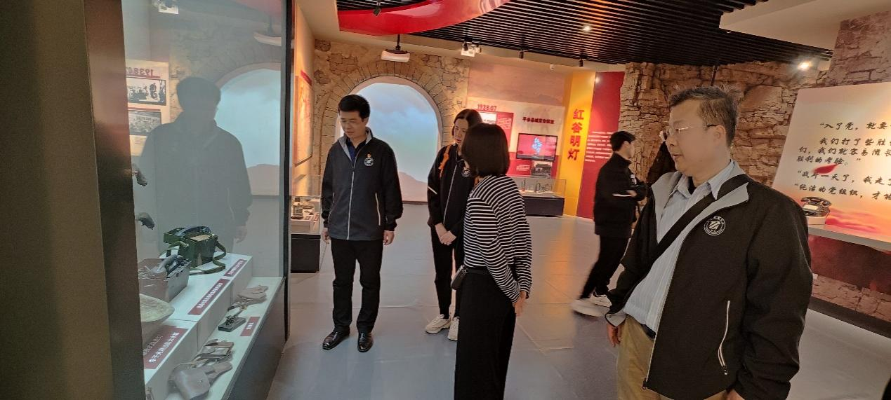 365英国上市公司