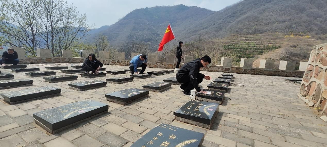 365英国上市公司