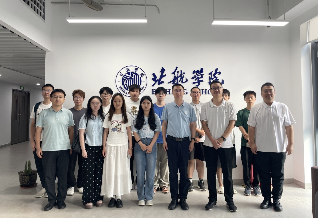 365英国上市公司