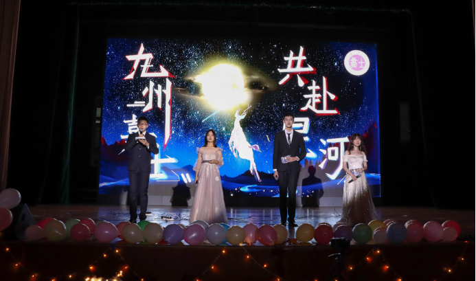 365英国上市公司