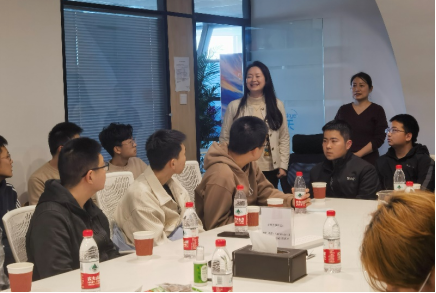 365英国上市公司