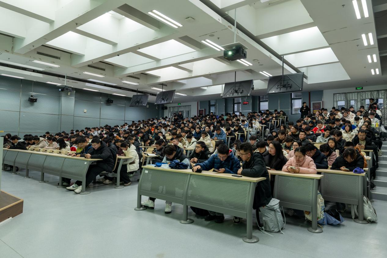 365英国上市公司