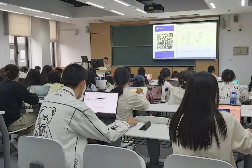 365英国上市公司