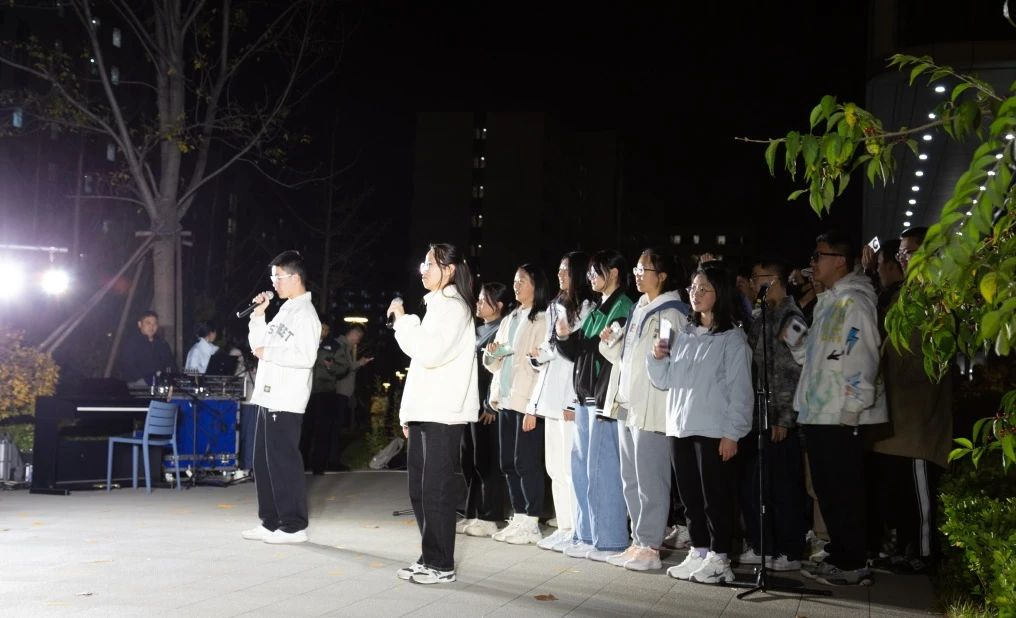 365英国上市公司