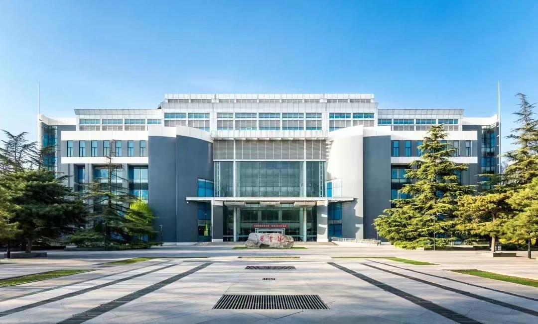 365英国上市公司