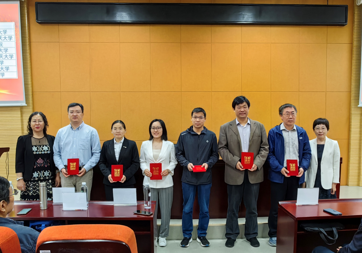 365英国上市公司