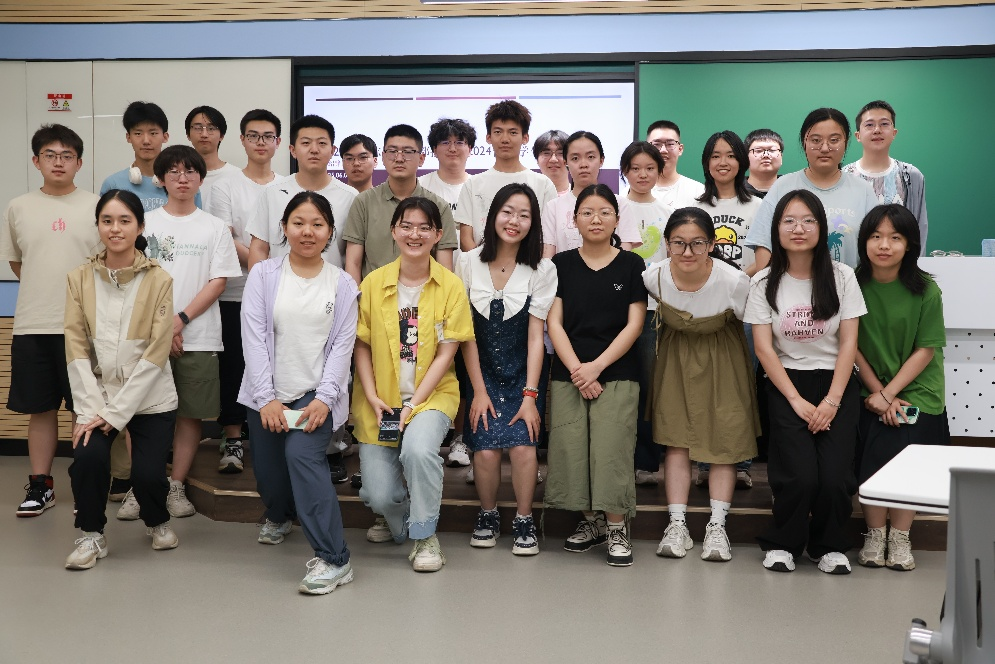 365英国上市公司