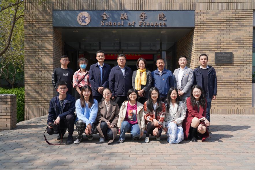 365英国上市公司