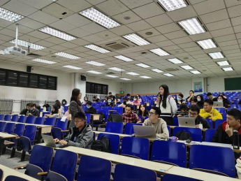 365英国上市公司