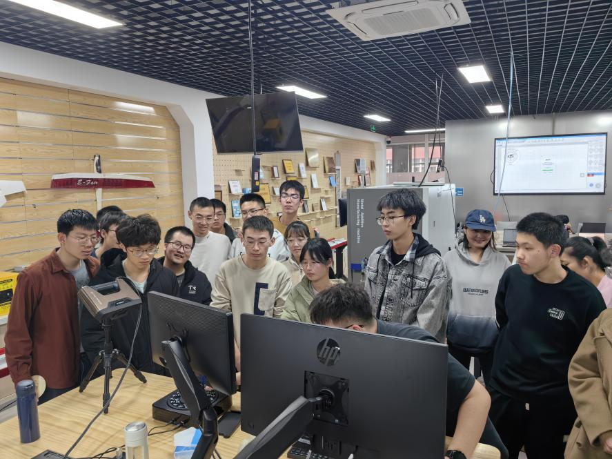 365英国上市公司