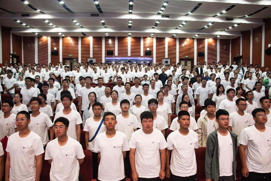 365英国上市公司