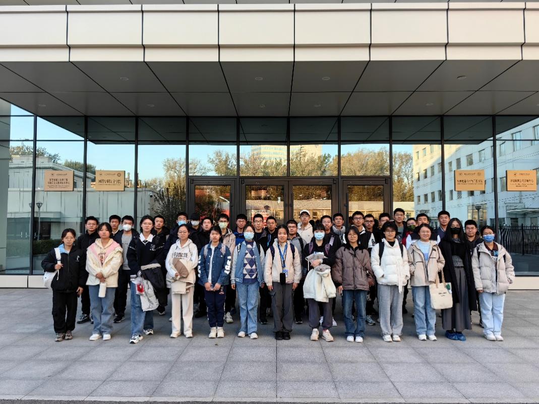 365英国上市公司