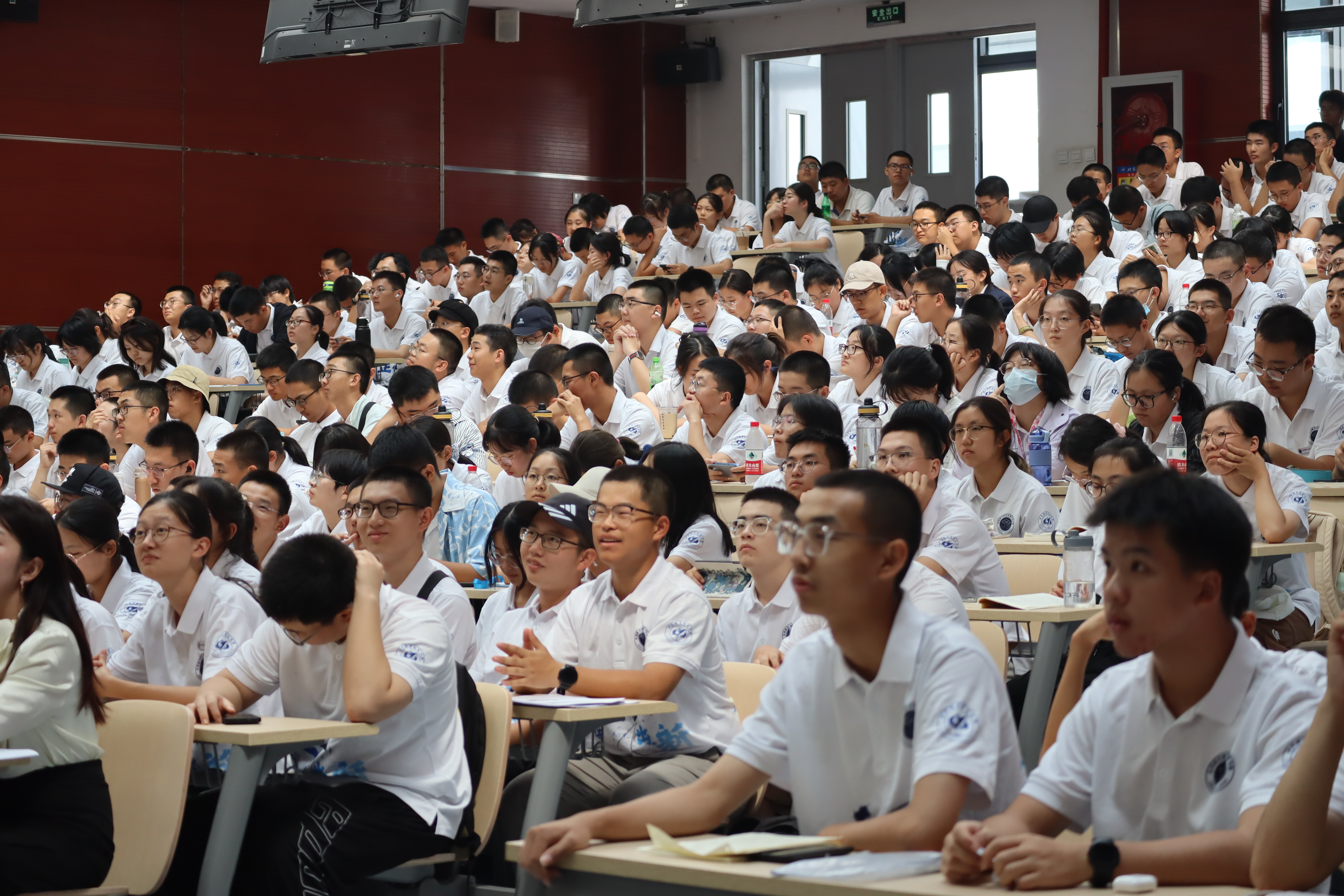 365英国上市公司