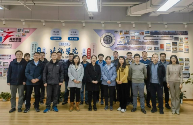 365英国上市公司