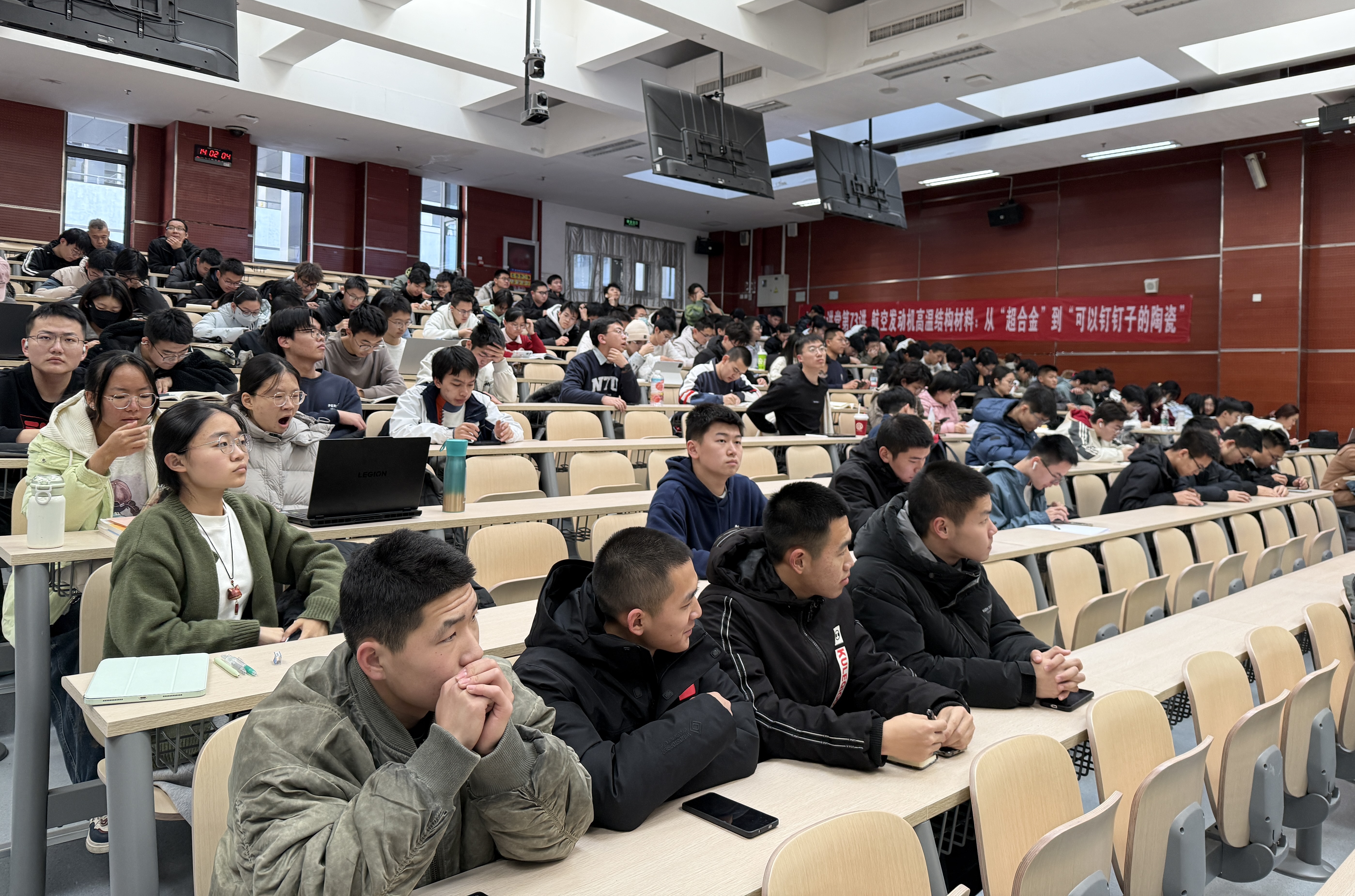 365英国上市公司