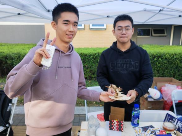 365英国上市公司