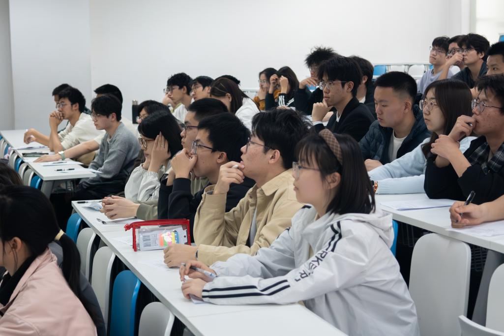 365英国上市公司