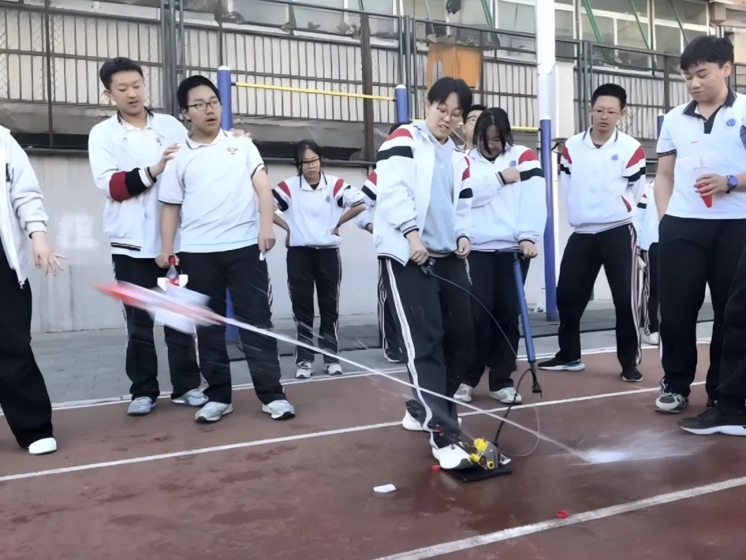 365英国上市公司