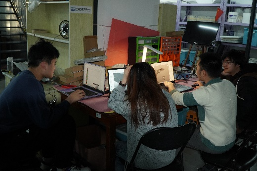 365英国上市公司