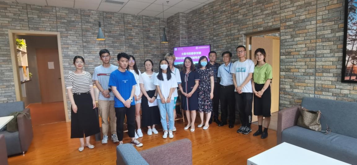 365英国上市公司