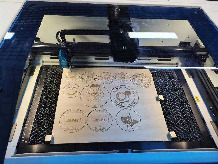 365英国上市公司