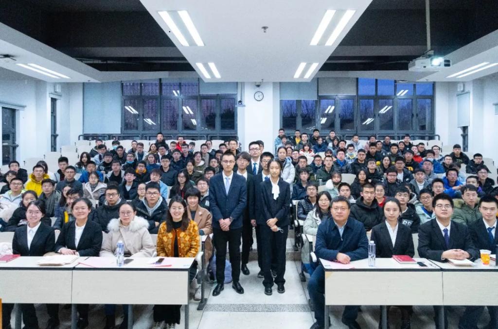 365英国上市公司