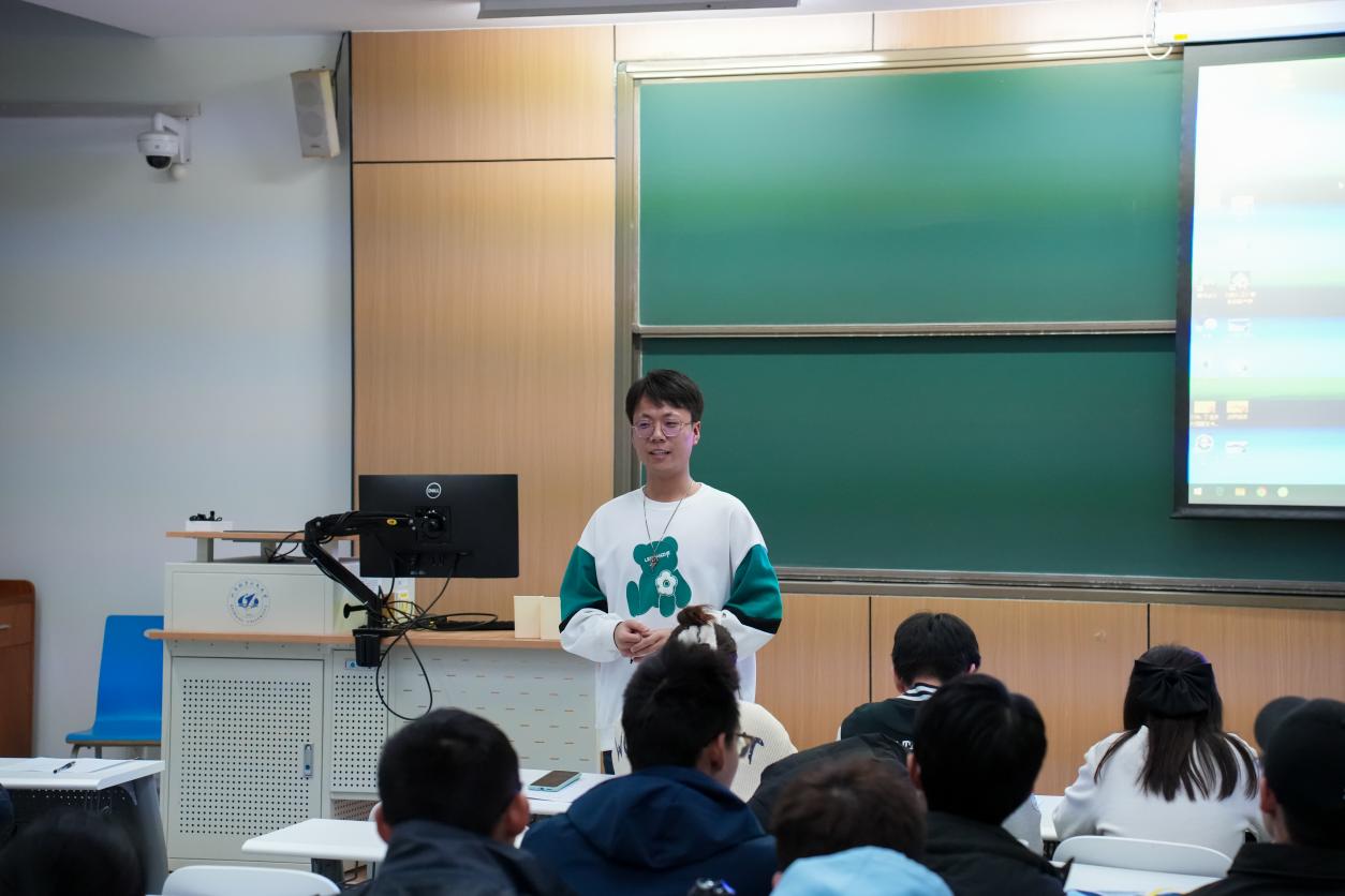 365英国上市公司