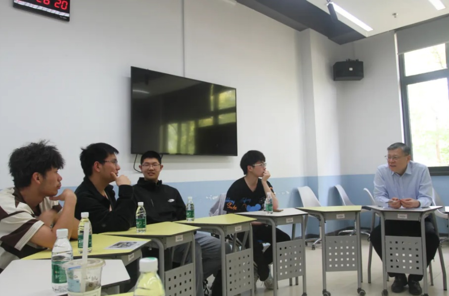 365英国上市公司