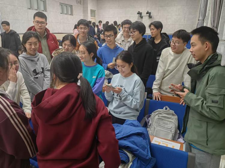 365英国上市公司