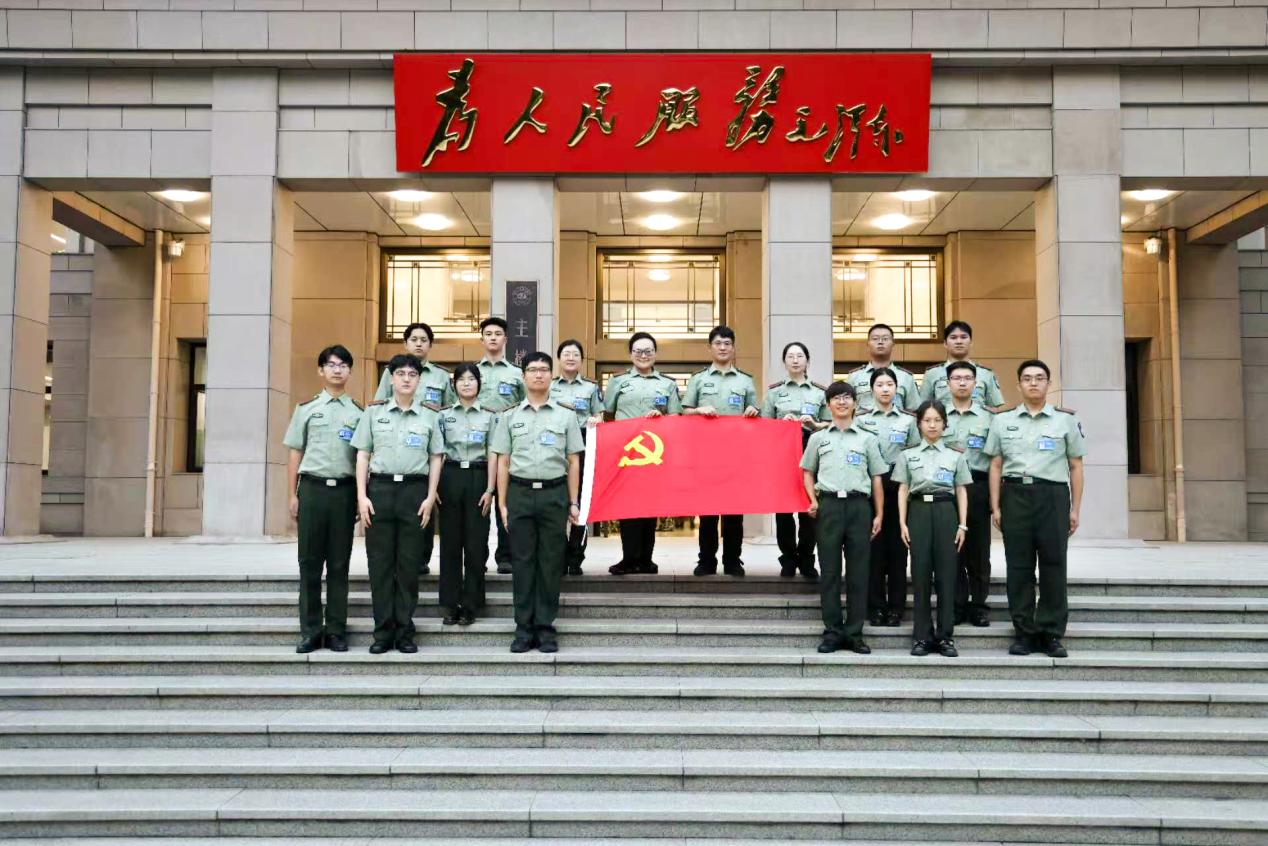 365英国上市公司