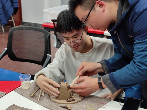 365英国上市公司