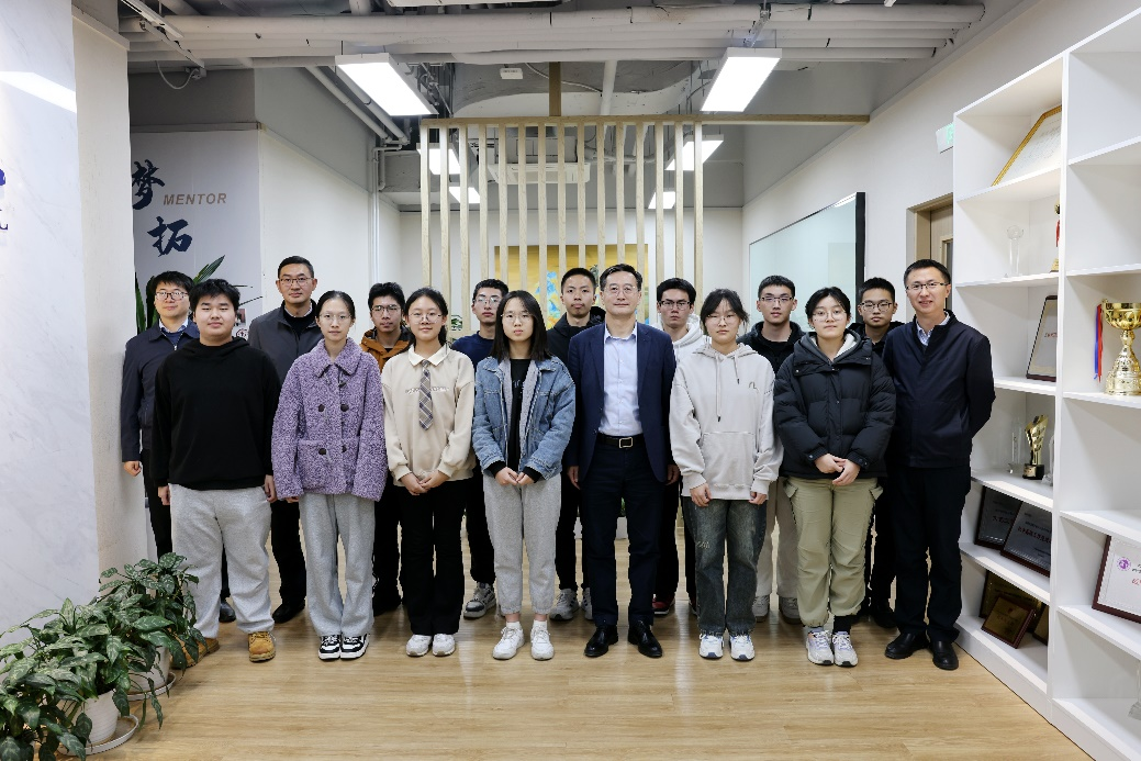 365英国上市公司