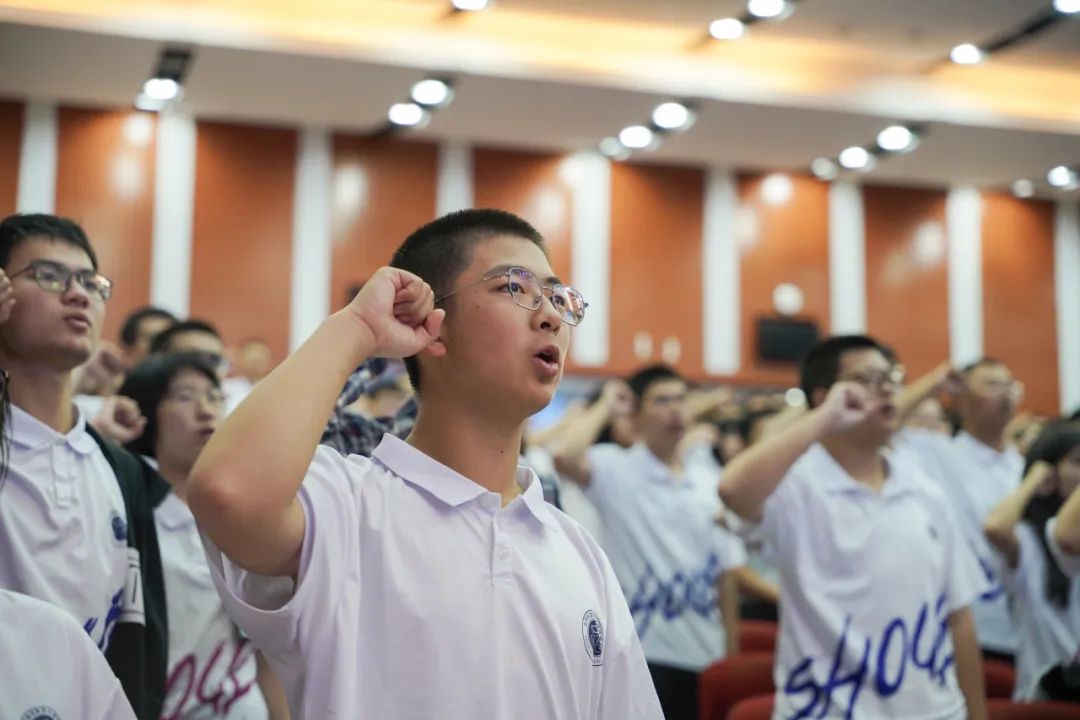 365英国上市公司