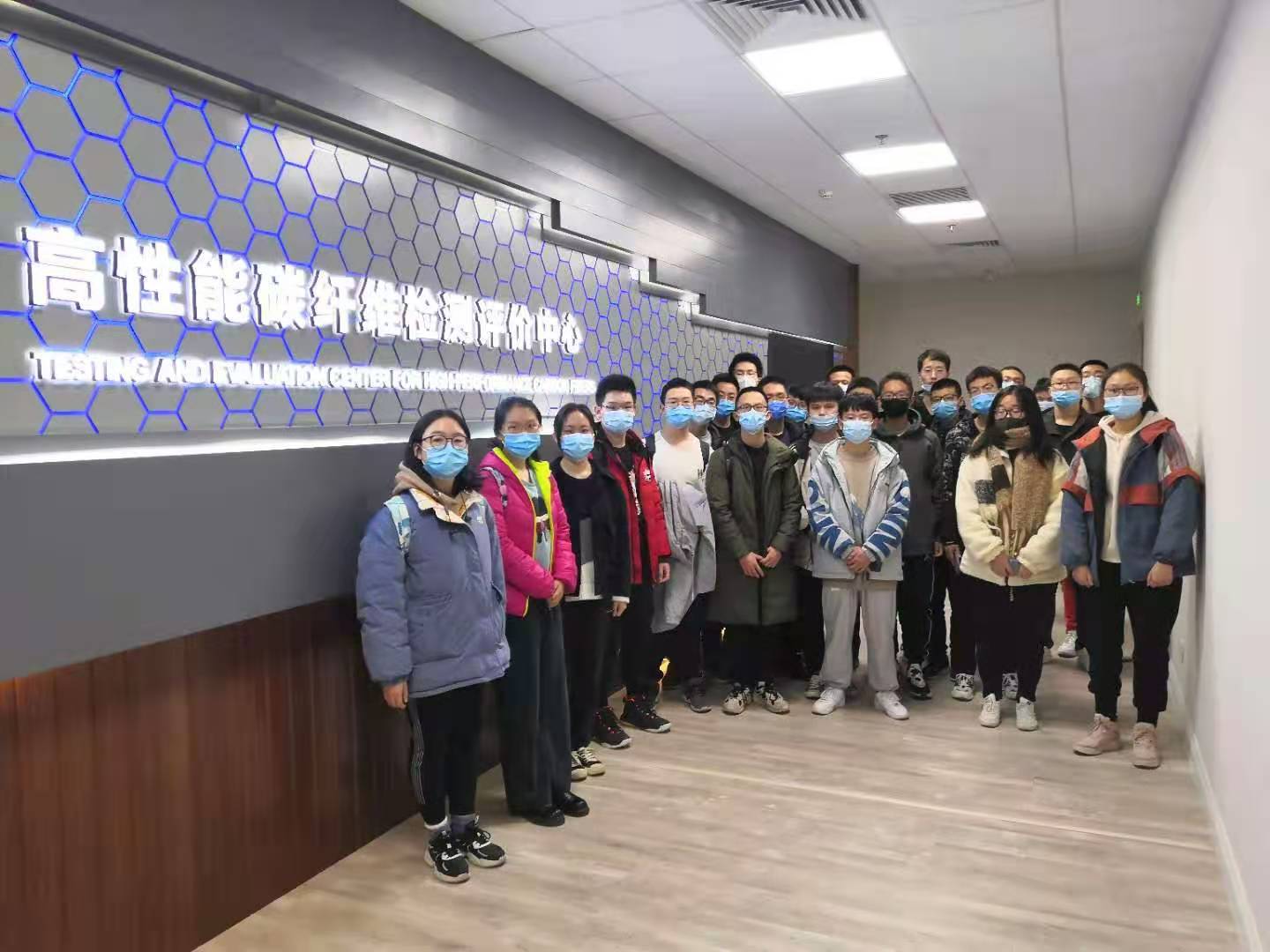 365英国上市公司