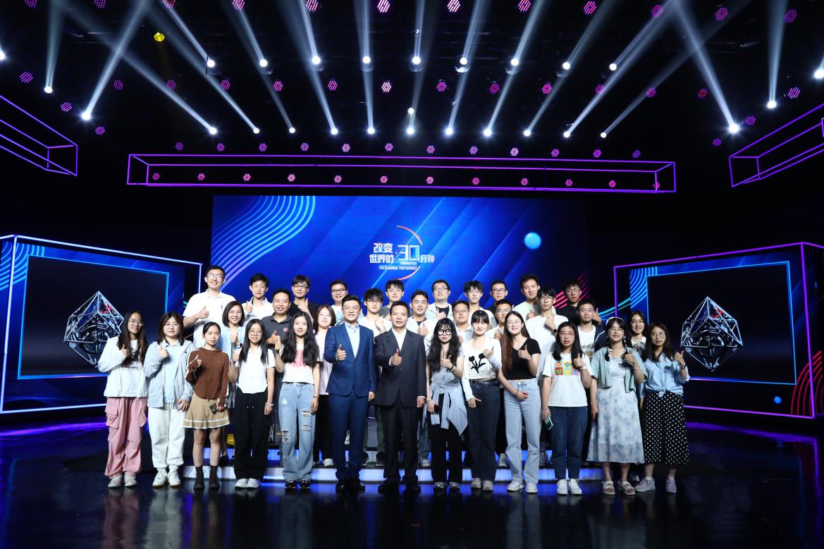 365英国上市公司