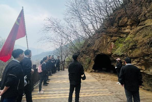 365英国上市公司