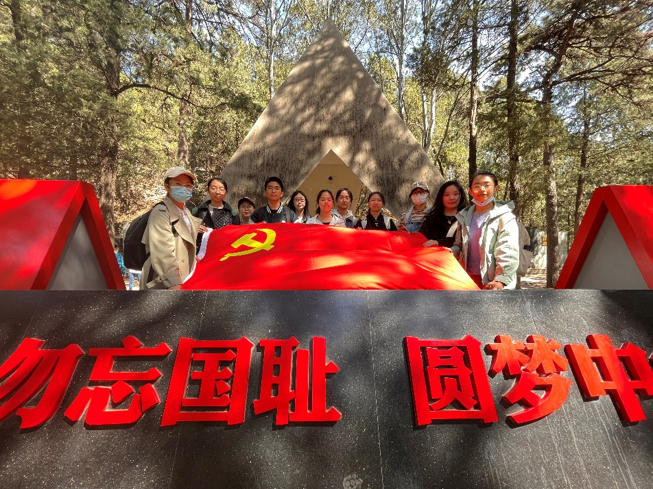 365英国上市公司