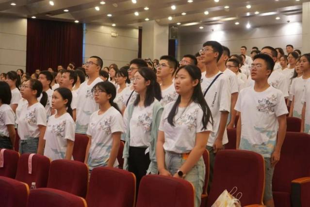 365英国上市公司