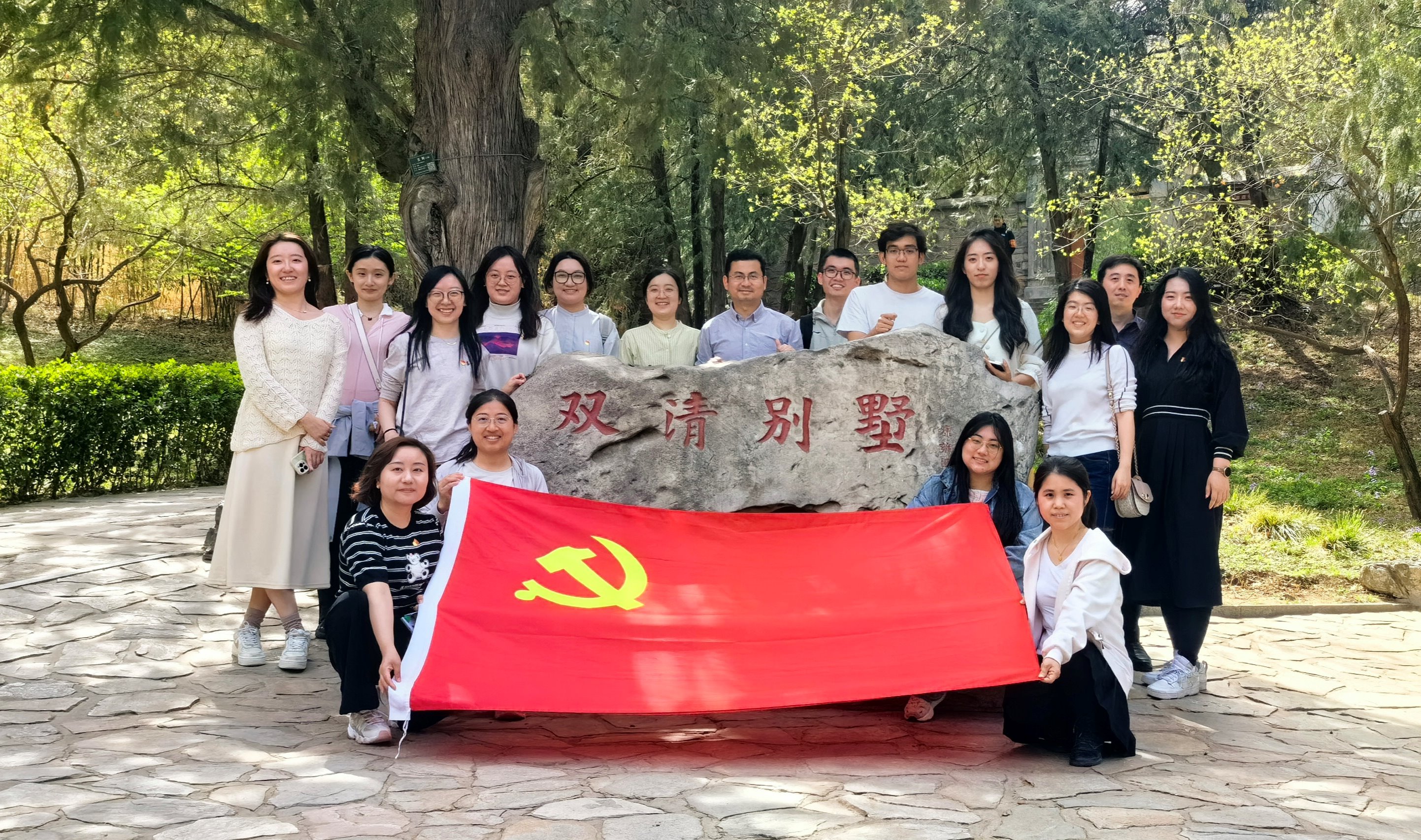 365英国上市公司