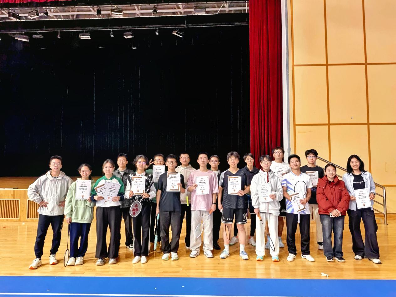 365英国上市公司