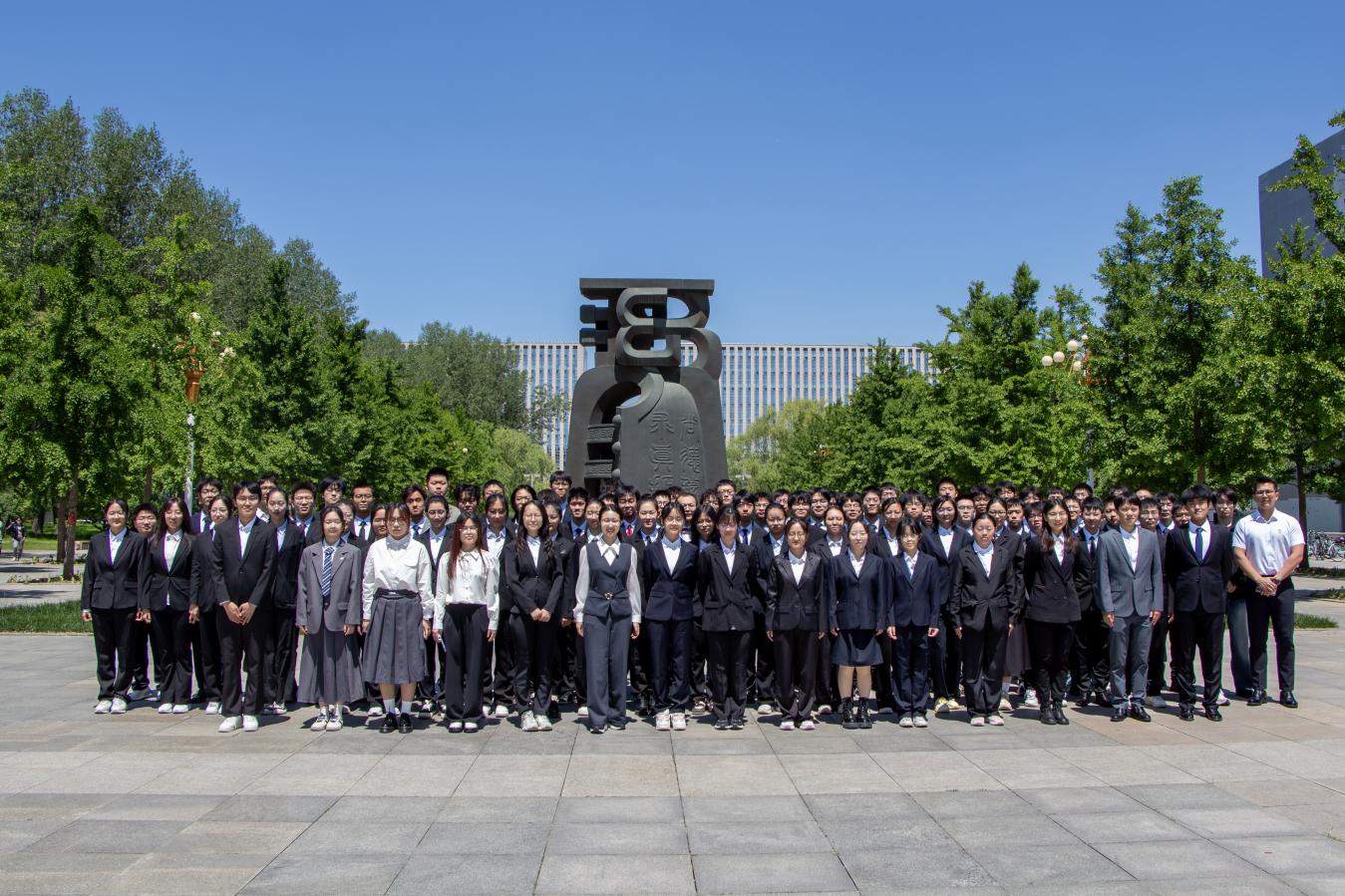 365英国上市公司