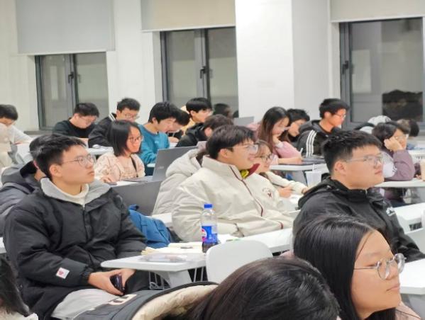 365英国上市公司