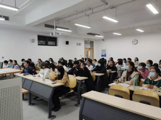 365英国上市公司