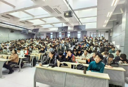 365英国上市公司